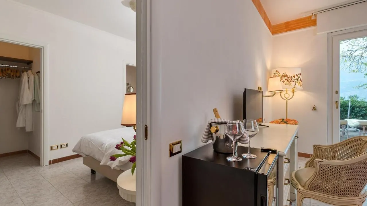 La Caletta Hotel Bolognese 3*, Brenzone sul Garda Italy